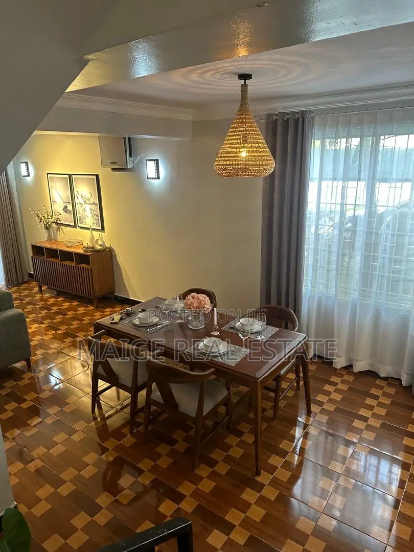 Furnished 3bdrm Duplex in Oyster Bay for rent