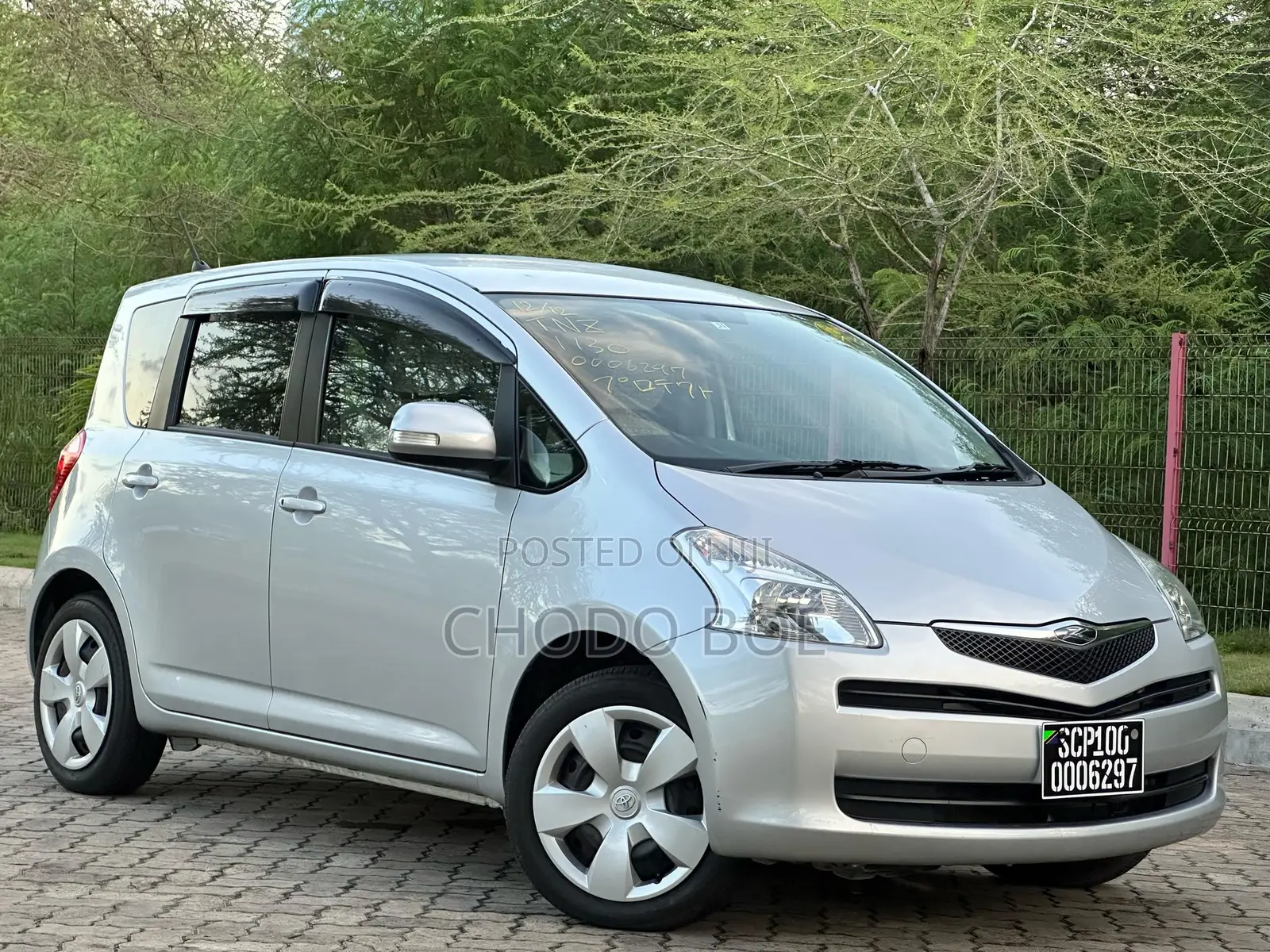 Toyota Ractis 2005 Silver