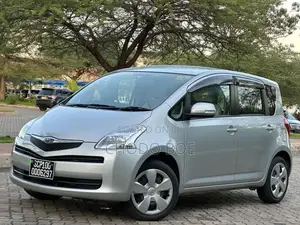 Toyota Ractis 2005 Silver