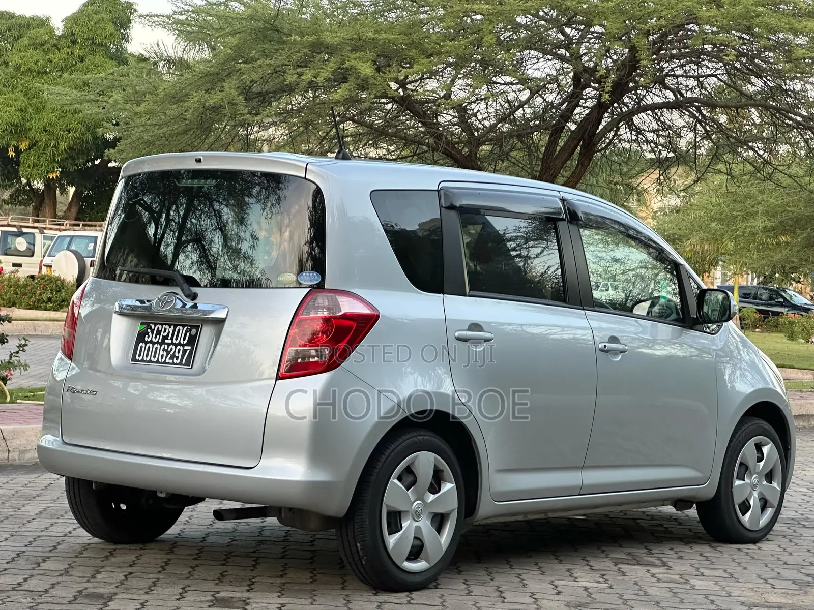 Toyota Ractis 2005 Silver