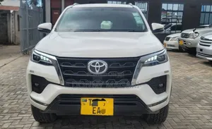 Toyota Fortuner 2021 White