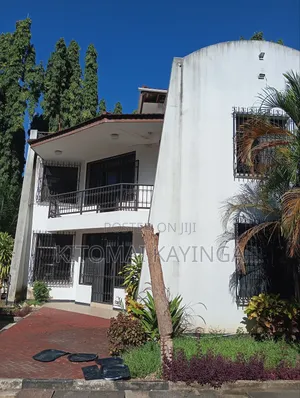 4bdrm House in Ada Estate for rent