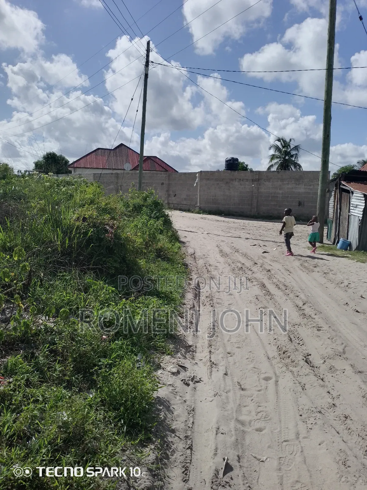 Kiwanja Sqmita 500 Kinauzwa Milioni 12.5 Ukonga Bombambili.