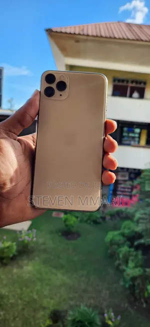 New Apple iPhone 11 Pro Max 256 GB Gold