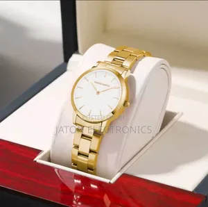 New New Hanna Martin
Watch With No Bracelet
Very Unique