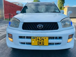 Toyota RAV4 2004 White