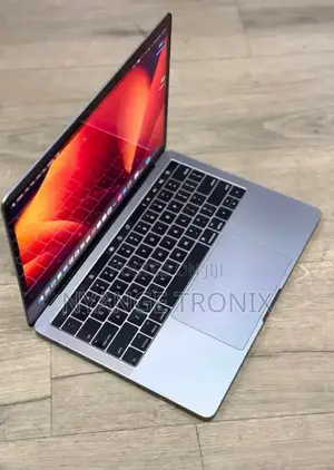 Laptop Apple MacBook Pro 2017 16GB Intel Core I5 SSD 128GB