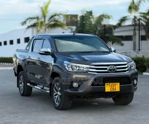Toyota Hilux 2017 Gray