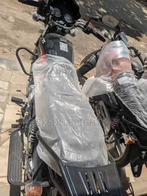 New TVS HLX 125 2025 Black