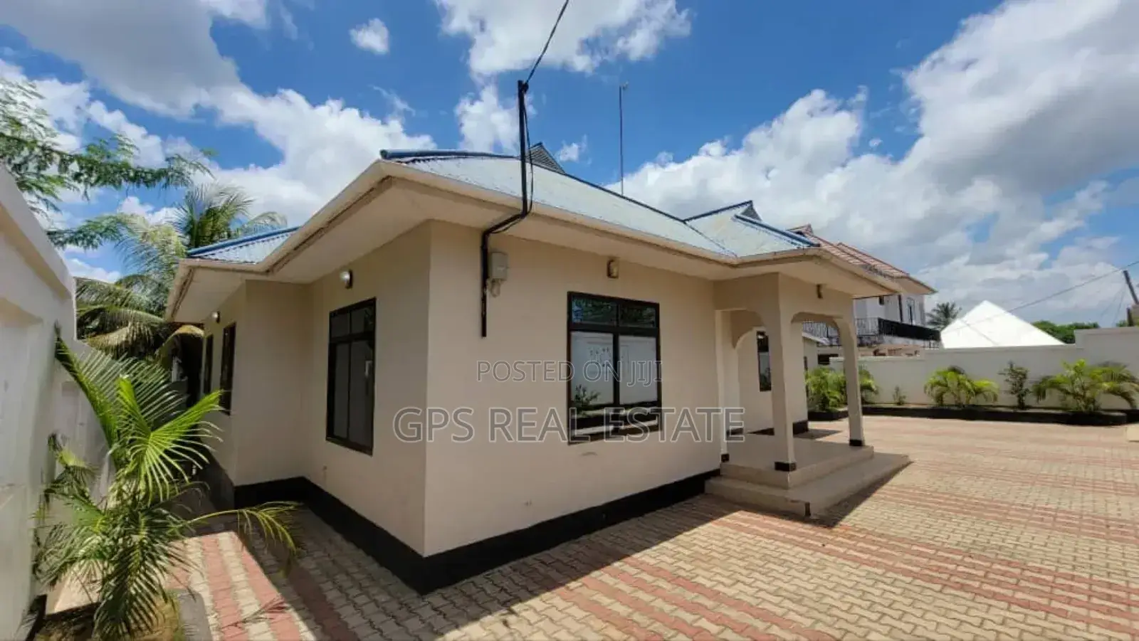 3bdrm House in Mikwambe, Kigamboni for sale