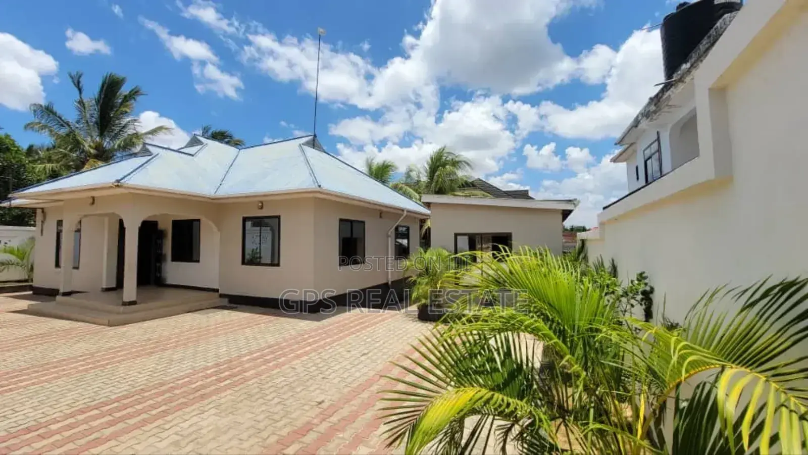 3bdrm House in Mikwambe, Kigamboni for sale