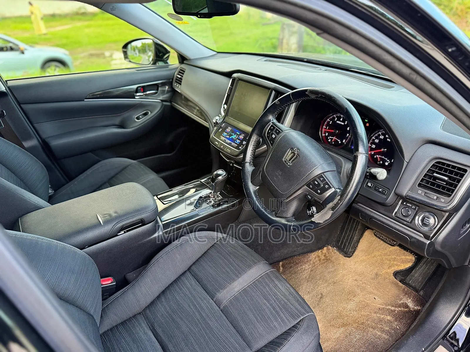 Toyota Crown 2015 Black