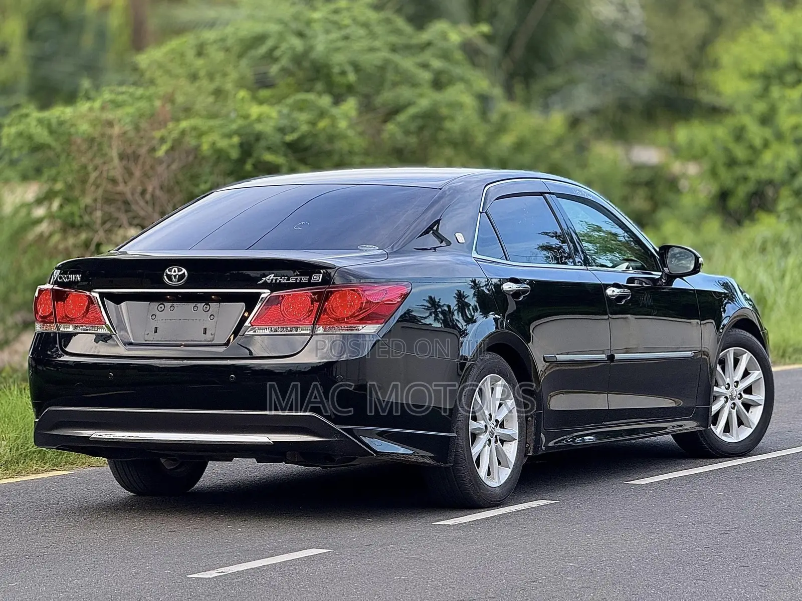 Toyota Crown 2015 Black