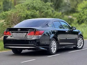 Toyota Crown 2015 Black