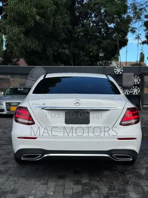 Mercedes-Benz E220 2017 White