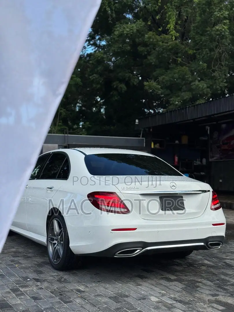 Mercedes-Benz E220 2017 White