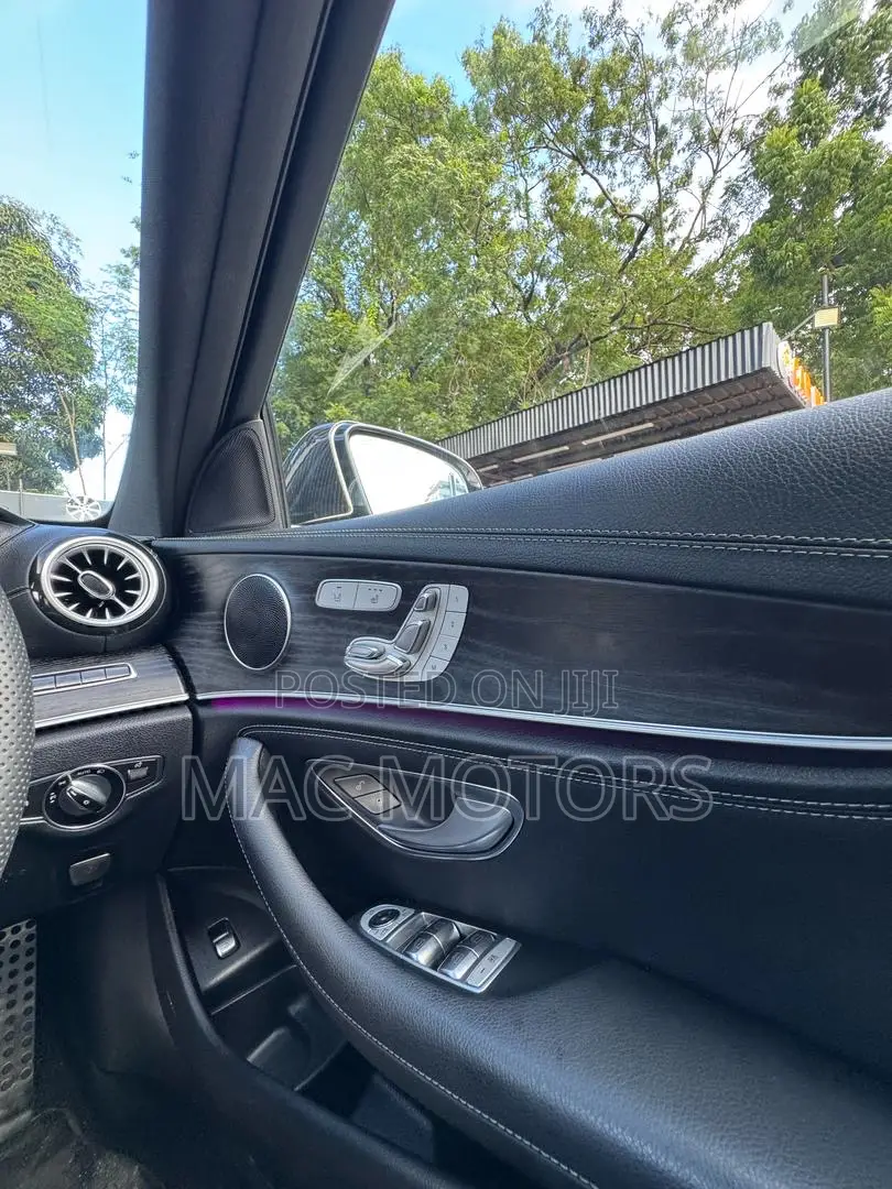 Mercedes-Benz E220 2017 White