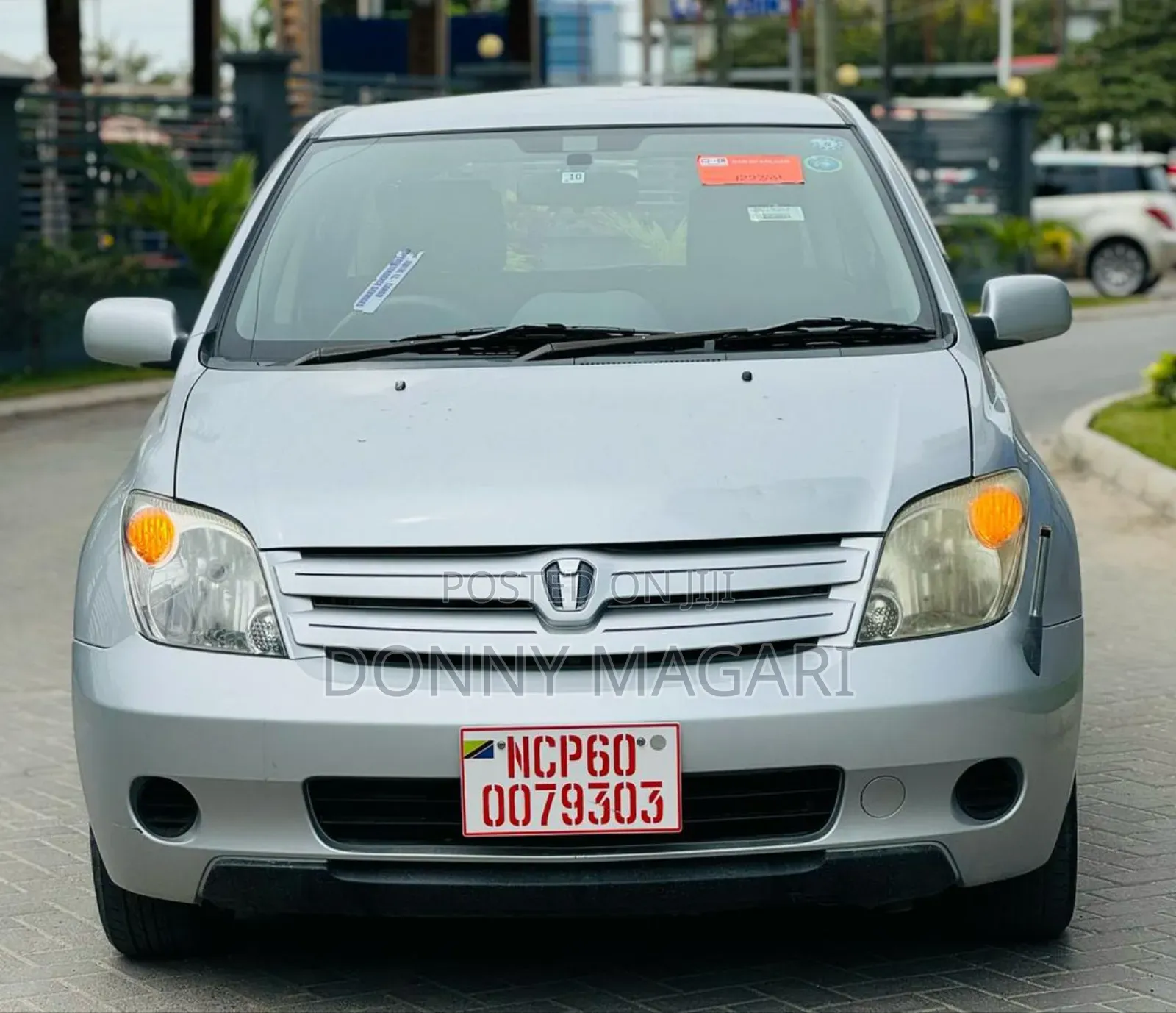 Toyota IST 2004 Silver