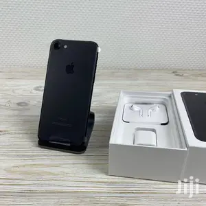 New Apple iPhone 7 32 GB Black