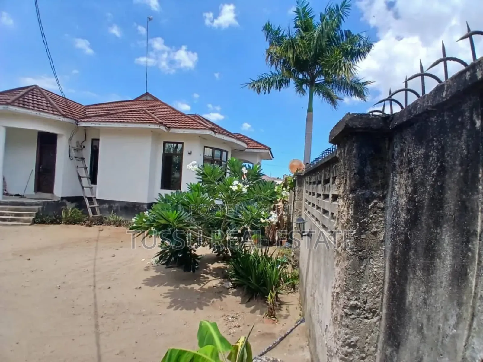 2bdrm House in Ununio, Kinondoni for sale
