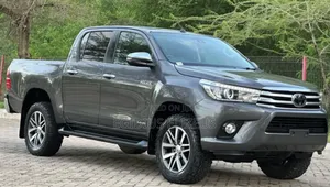 Toyota Hilux 2017 Gray