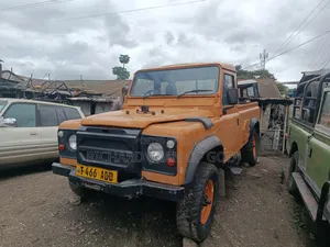 Land Rover Defender Soft Top 4x4 1995 Orange