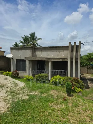 3bdrm House in Goba for sale