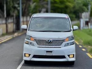 Toyota Vellfire 2010 White