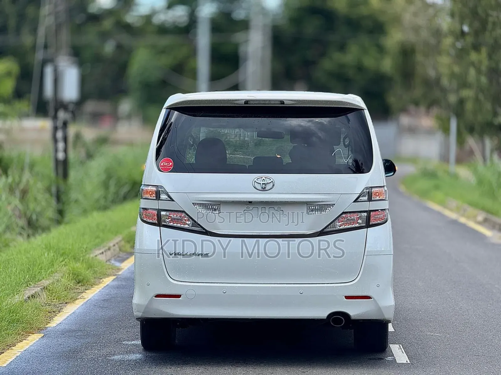 Toyota Vellfire 2010 White