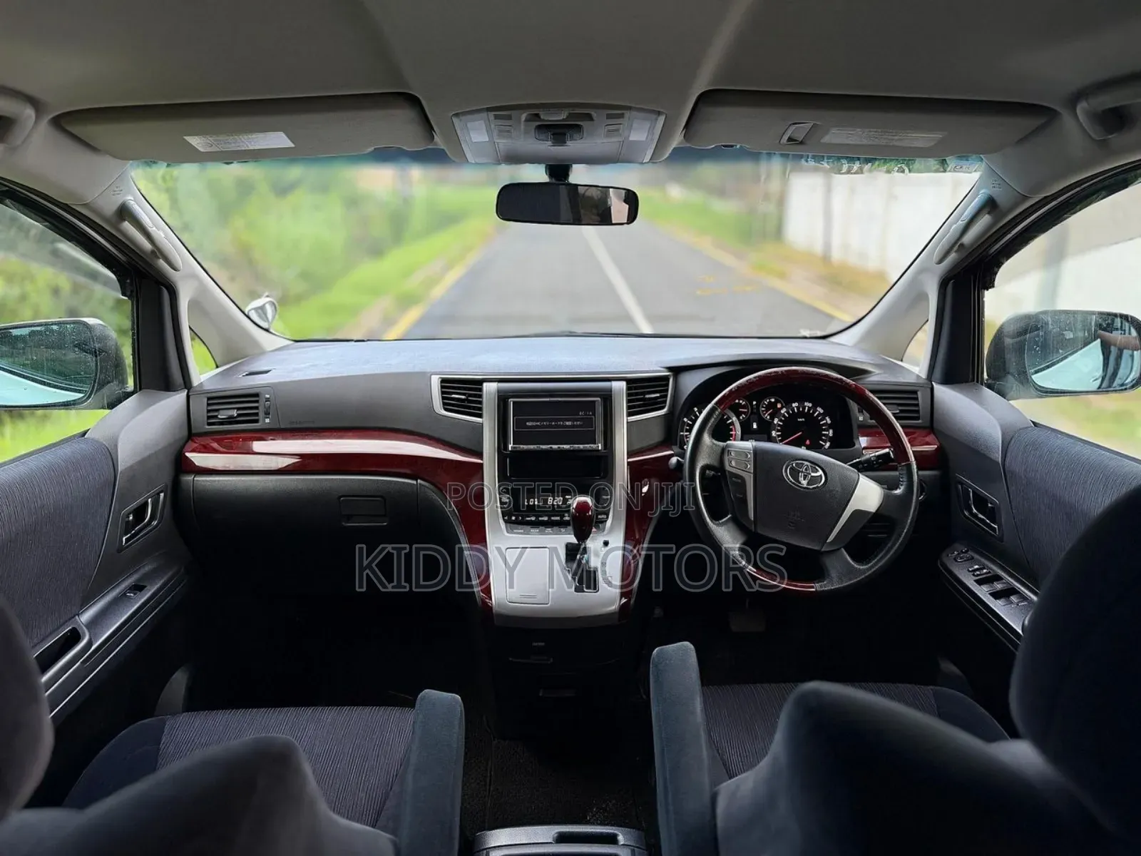 Toyota Vellfire 2010 White