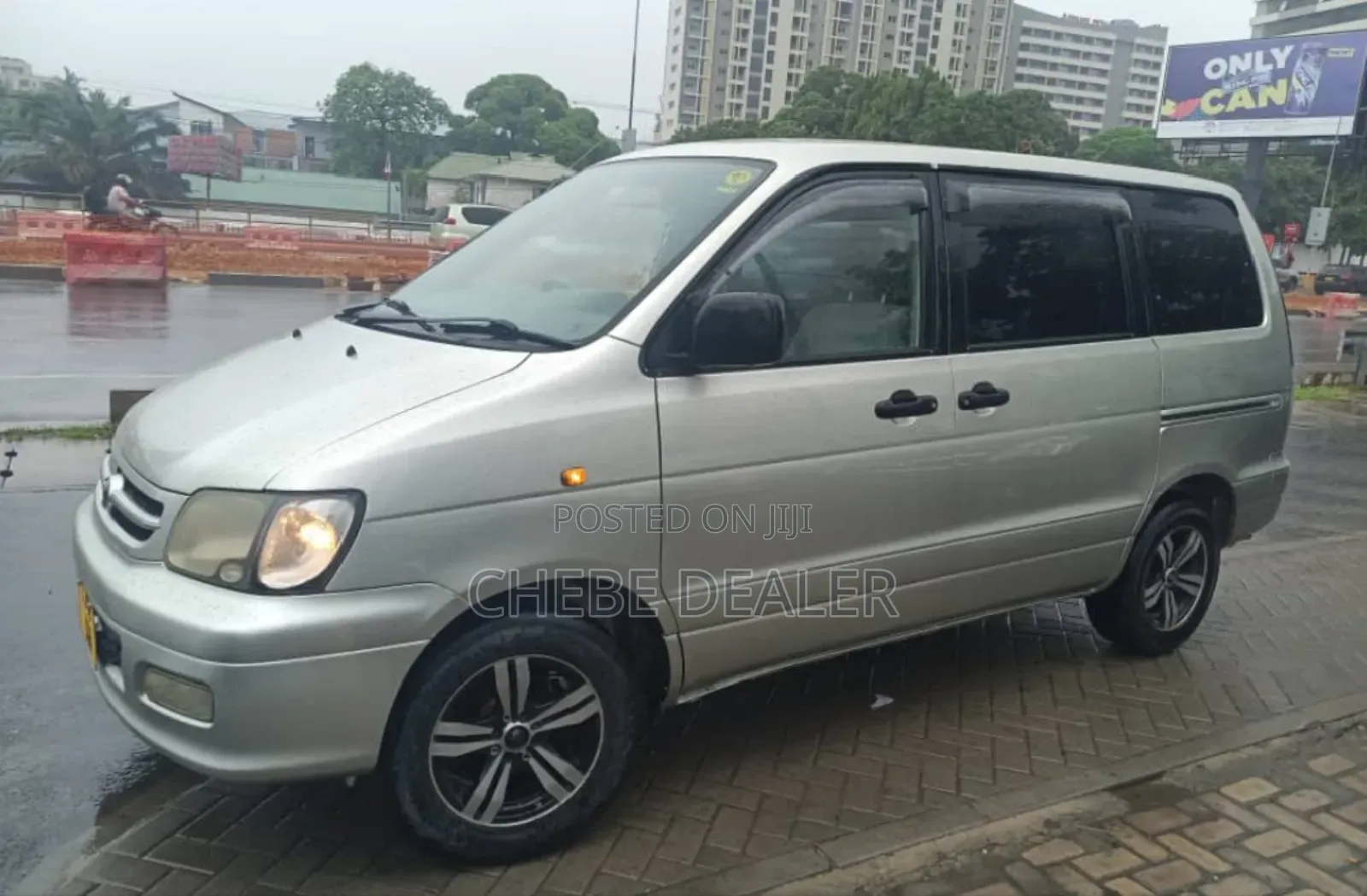 Toyota Noah 2001 Silver