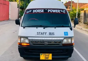 Toyota HiAce 2003 White