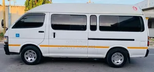 Toyota HiAce 2003 White