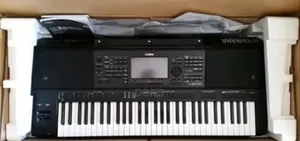 Yamaha Electric Piano Psr - Sx 700