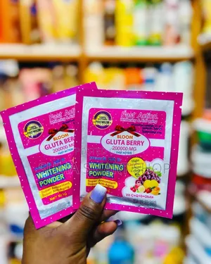 Gluta Berry Whitening Powder .