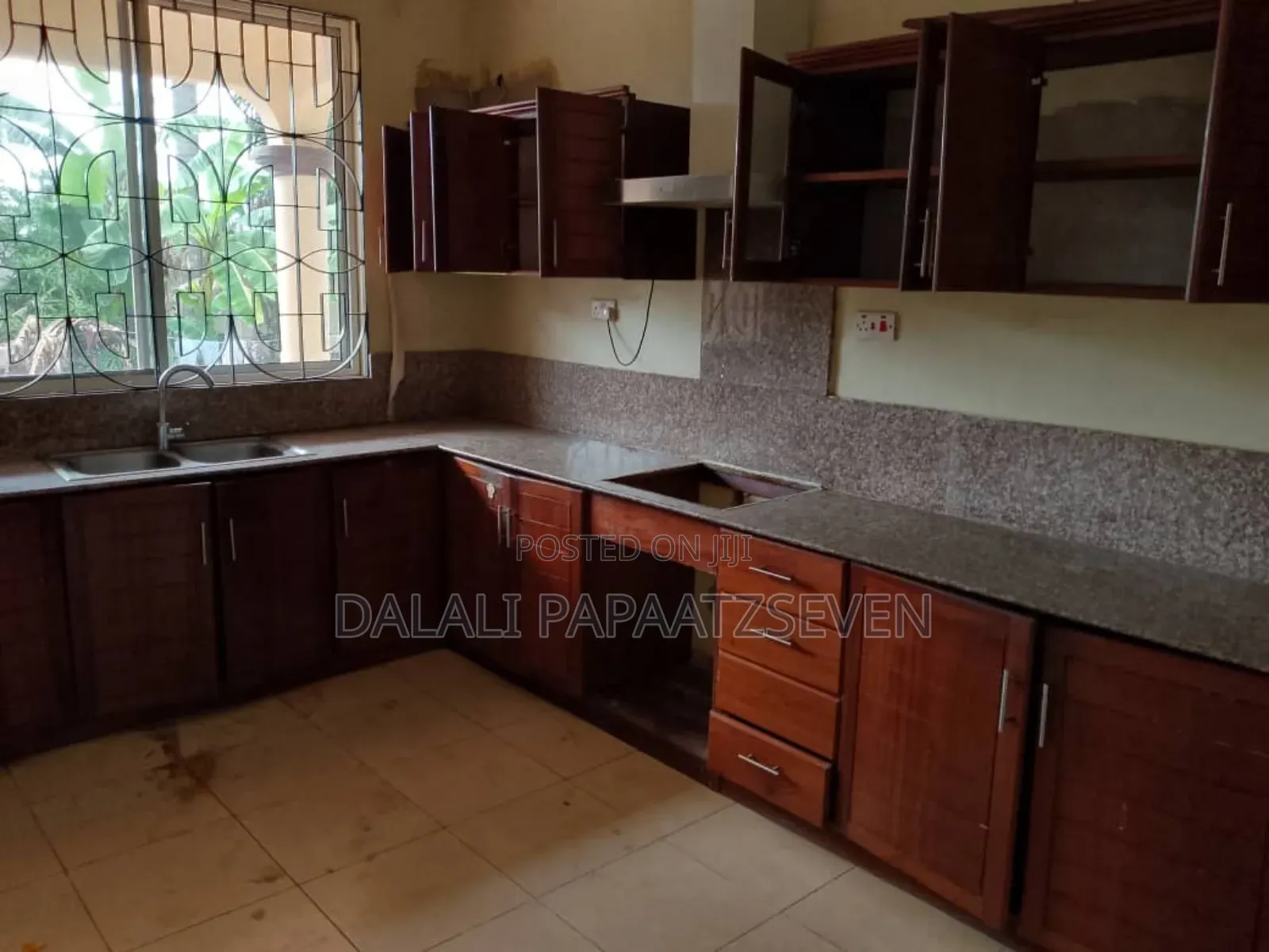 3bdrm House in Dalalipapaatzseven, Bunju for rent