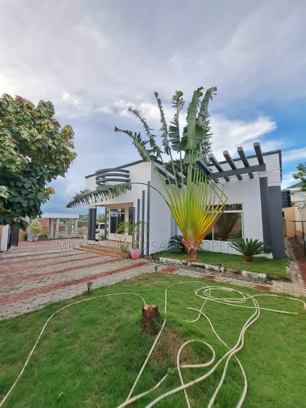 3bdrm House in Goba Center for sale