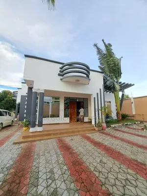 3bdrm House in Goba Center for sale