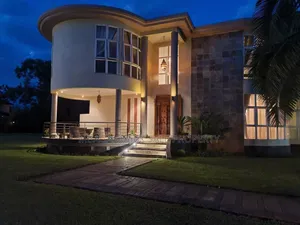 5bdrm House in Arusha Njiro for sale
