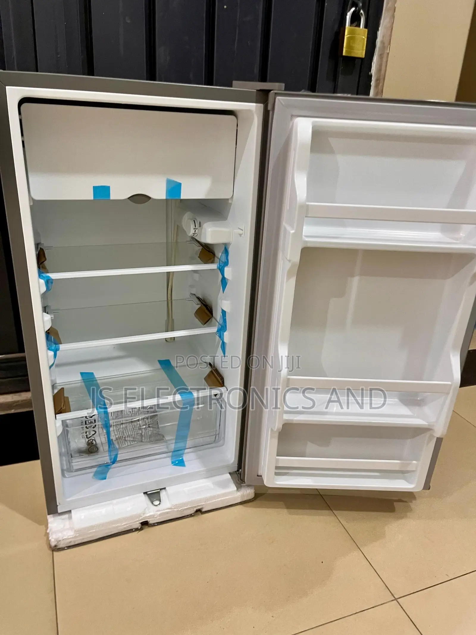 Midea Fridge 90l Mlango Mmoja Ina Freezer Juu Ni Imara Sana
