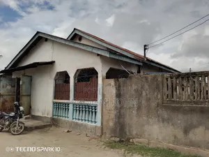10bdrm House in Tanzania Daresalaam, Ilala for sale
