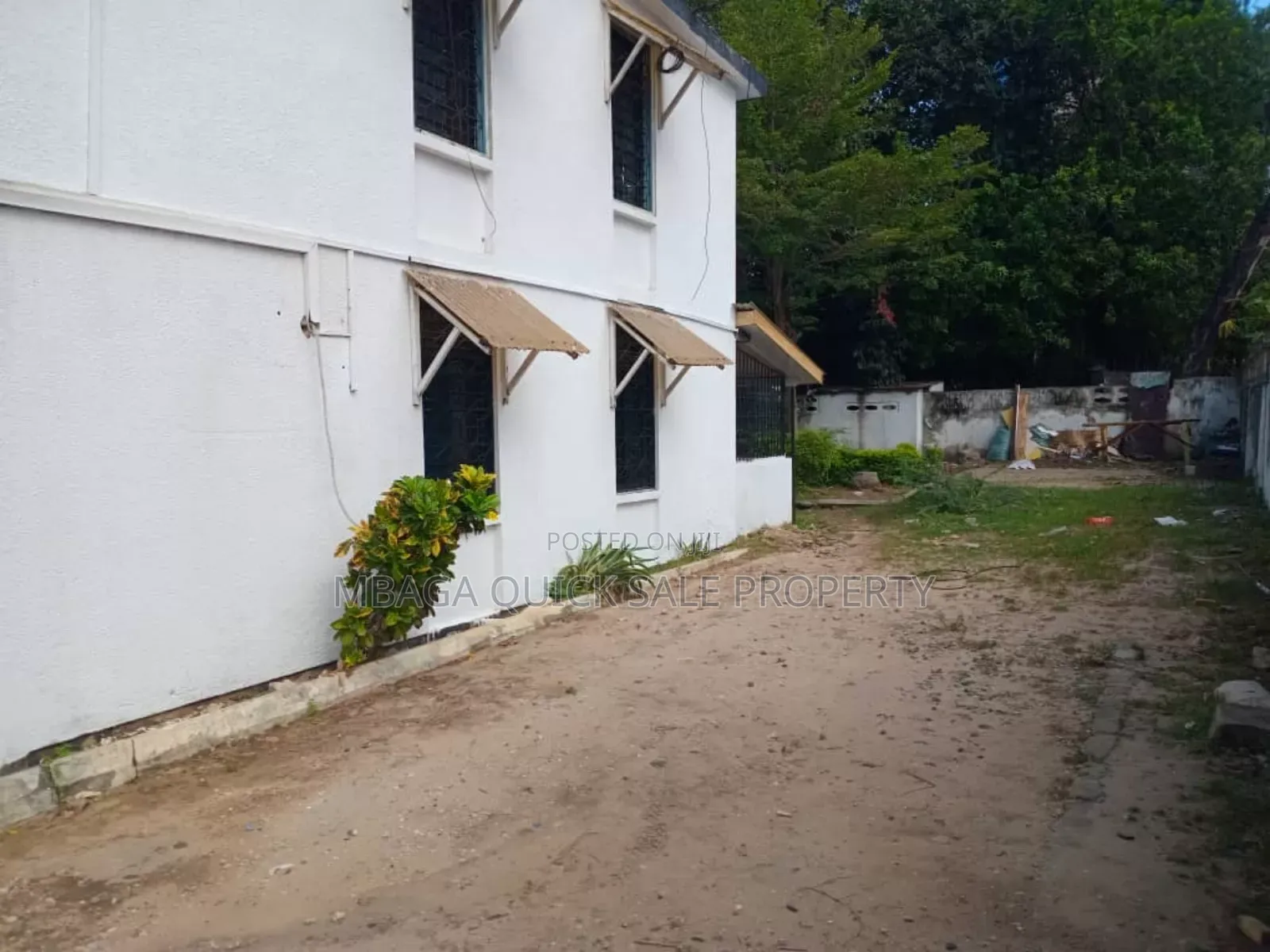 3bdrm Apartment in Upanga for sale