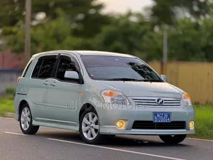 Toyota Raum 2008 Green