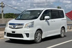 Toyota Noah 2010 White