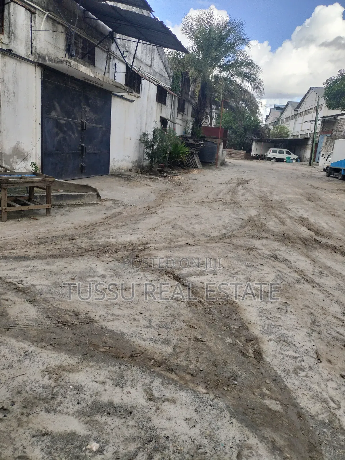 Warehouse for Rent Airport/Kipawa SQM 200 SQM 100