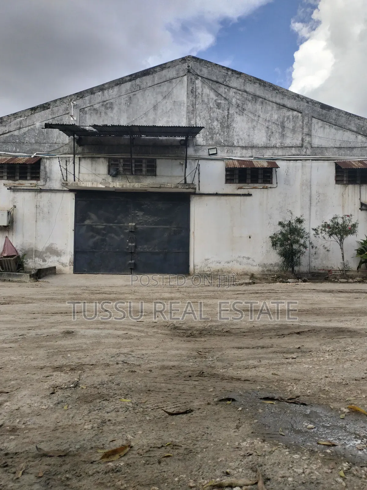 Warehouse for Rent Airport/Kipawa SQM 200 SQM 100