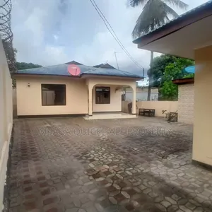 10bdrm House in Mbezi Kwa Msuguri for sale
