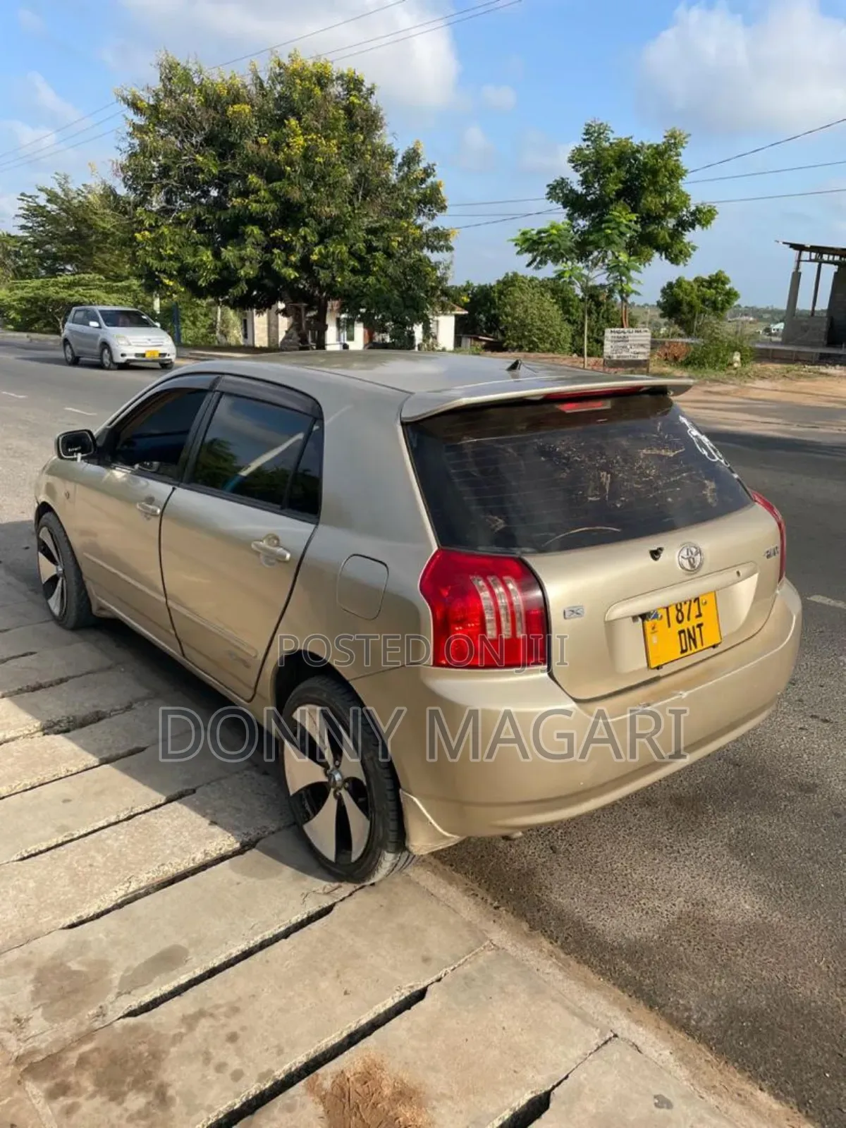 Toyota Corolla RunX 2005 Gold