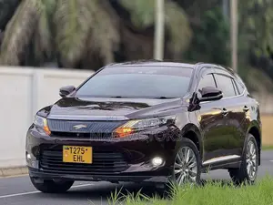 Toyota Harrier 2.0 2015 Black