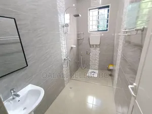 2bdrm Apartment in Kimara Stop Over for rent